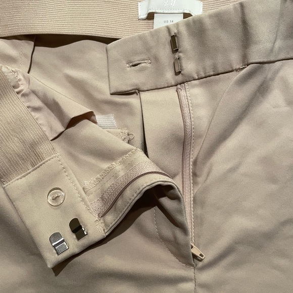 H&M khakis. Women’s - Picture 2 of 4